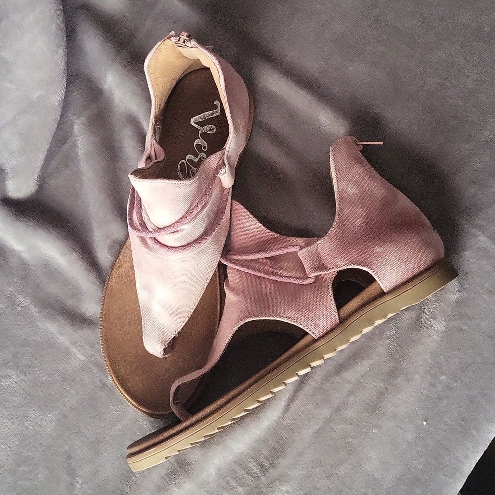 Very G sandals